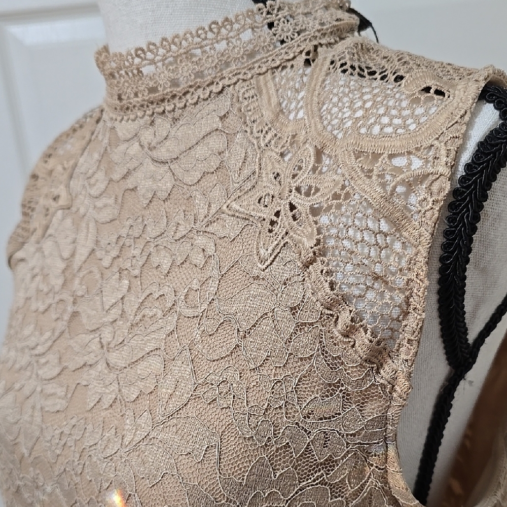 NWT Cable & Gauge Sleeveless Lace Blouse with Mandarin Collar Large - Picture 3 of 8